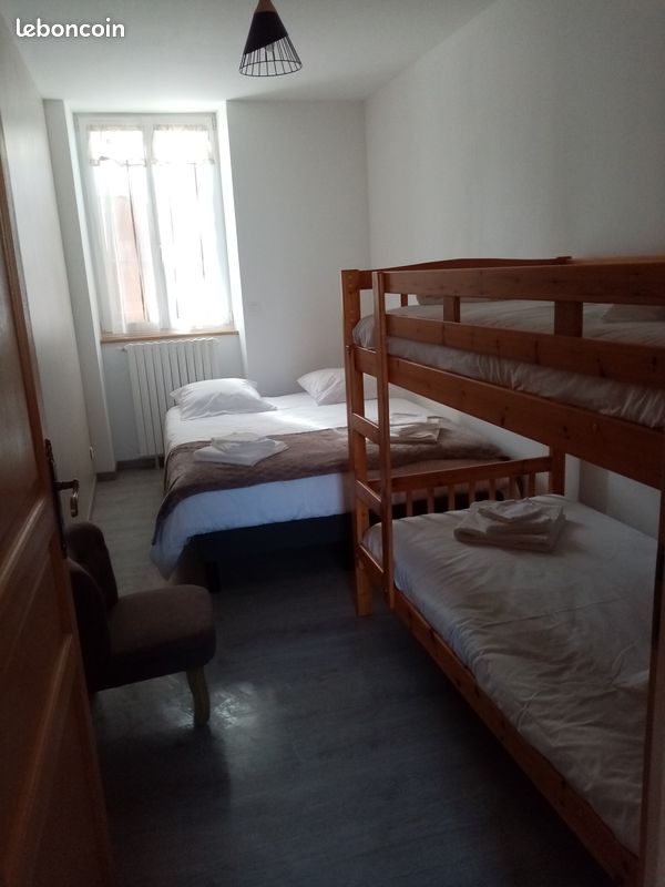 Location gite 15 couchages proche du circuit des 24 h du mans. Gîte de groupe, cousinade, entre amis...... (image 8)