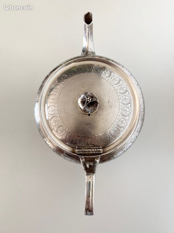 CHRISTOFLE théière en argent poinçonné et numéroté 1262238 CHRISTOFLE théière en argent poinçonné et numéroté 1262238