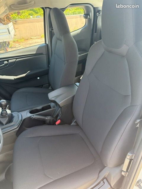 ISUZU D-MAX SPACE B-STRONG 2.2L 4X4 Disponible 31490 H.T (image 9)