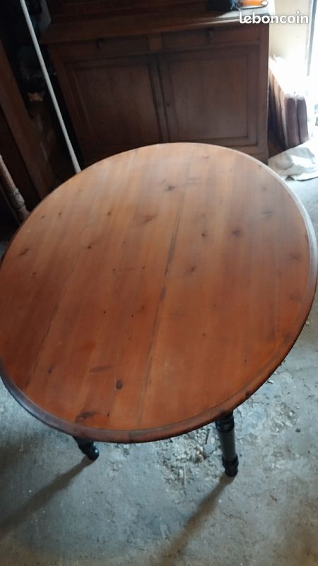 Table ovale en bois plateau brut pieds noirs (image 4)
