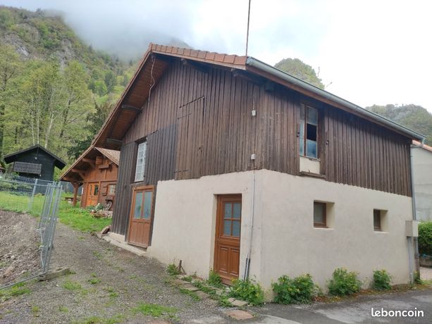 Gros potentiel maison à rénover avec 2 chalets