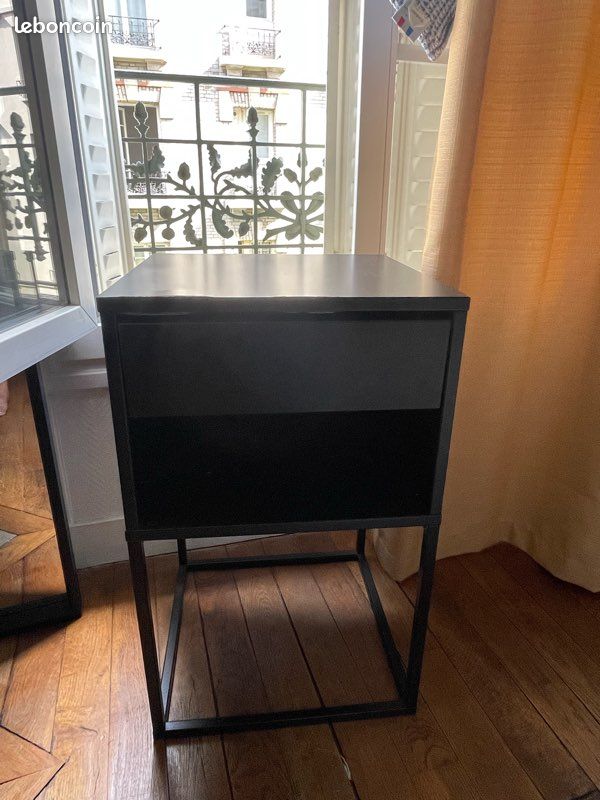 Table de nuit (image 1)