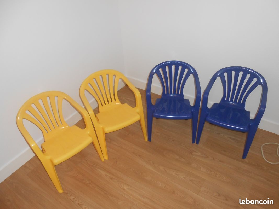 Lot 4 chaises (2 jaunes et 2 bleues), BE ou par lot de 2 (image 1)