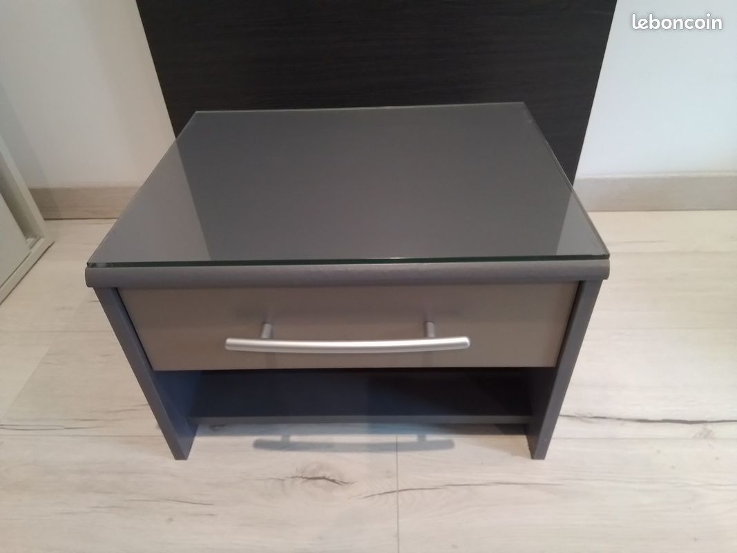 Tables de chevet avec plateau en verre (image 1)