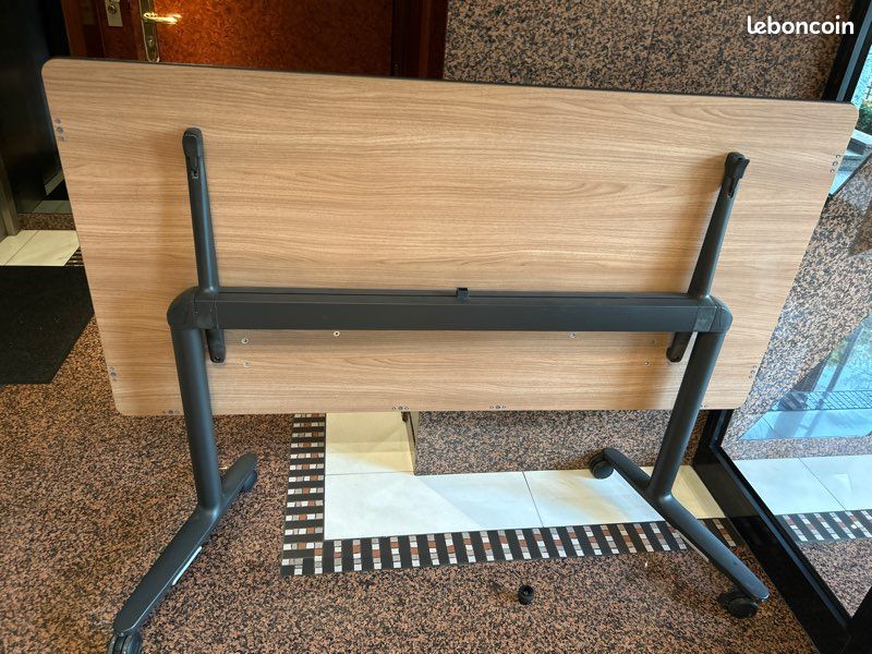 Table pliable 1,60 m x 80 cm Hateur 76 cm (image 1)