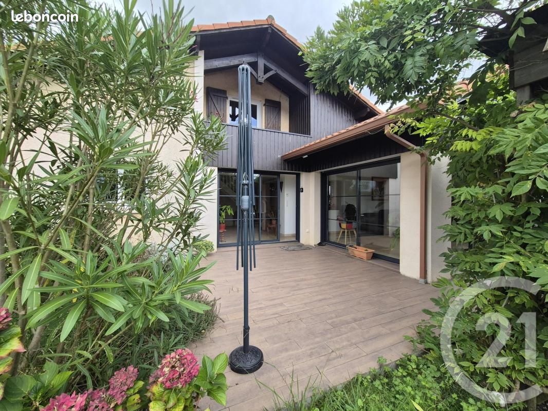 Maison 6 pièces 213 m² · à Habas · 213 m² · 342 000 €