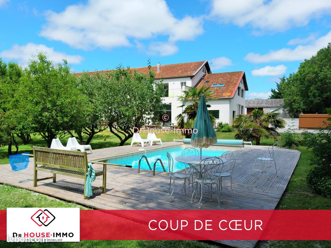 Maison 10 pièces 291 m² · à Vérines · 291 m² · 673 000 €