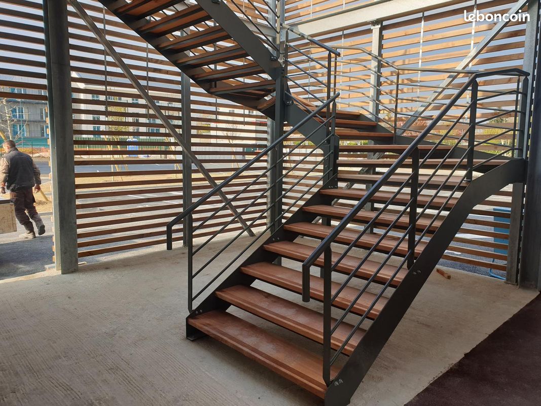 ESCALIER métallique sur mesure (image 1)