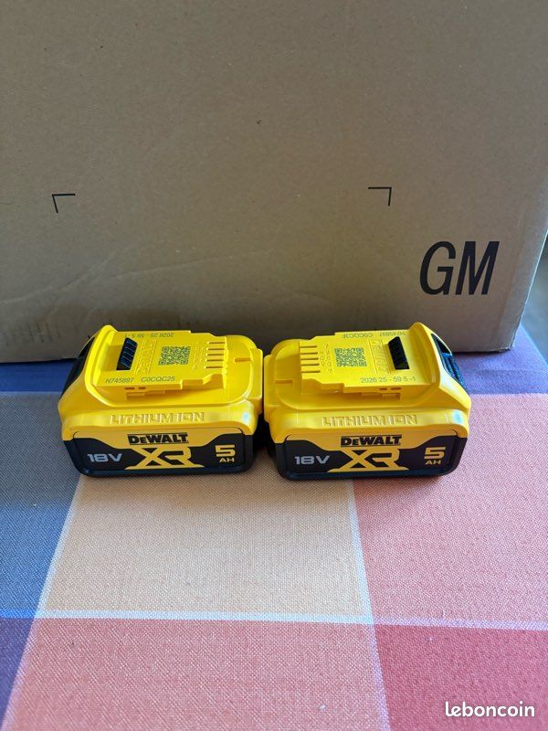 Lot de 2 batteries DeWalt XR 18V 5Ah - (image 1)