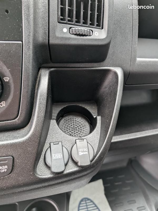 Peugeot Boxer FOURGON TOLE 330 L2H2 BLUEHDI 130 S&S PREMIUM PACK (image 23)