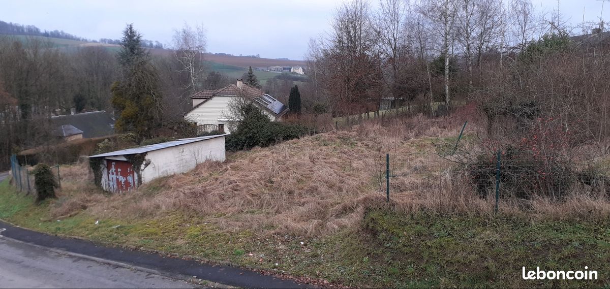 Terrain a bâtir + garage · à Yvernaumont · 62 000 €