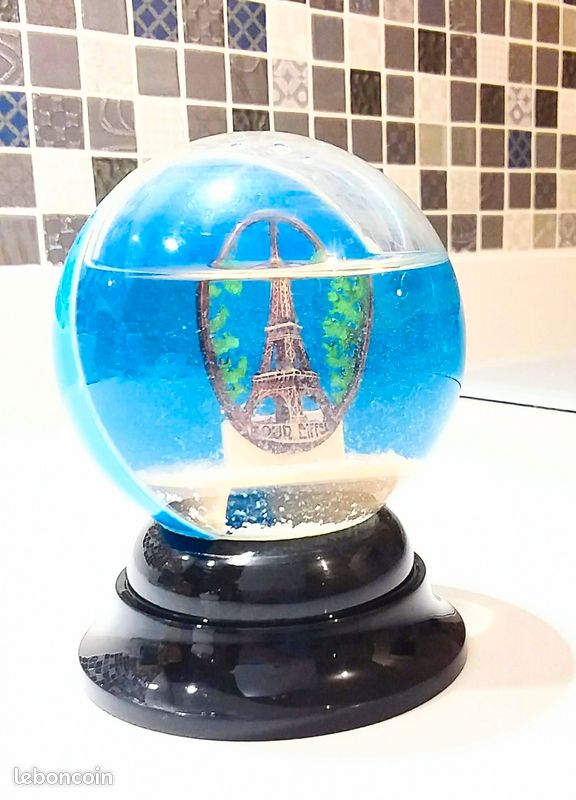 Pas exceptionnel, mais prestigieux, des boules à neige