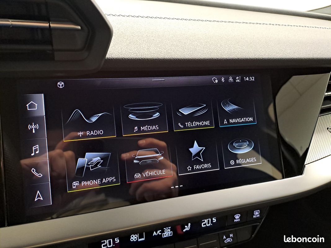 AUDI A3 Sportback 35 TFSI Mild Hybrid 150 S tronic 7 S Line (image 24)