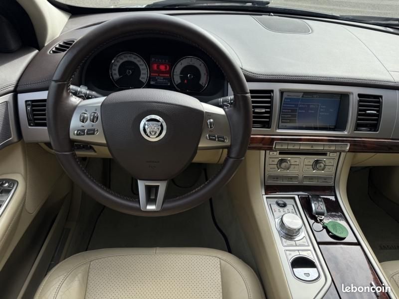 Jaguar XF 3.0 V6 D Luxe Premium (image 6)