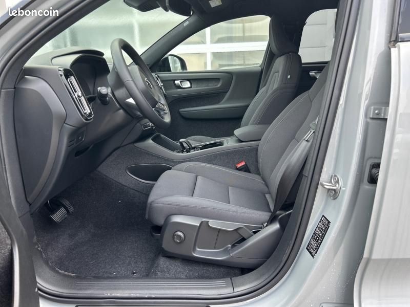 Volvo EX40 Single Extended Range 252ch Plus (image 8)