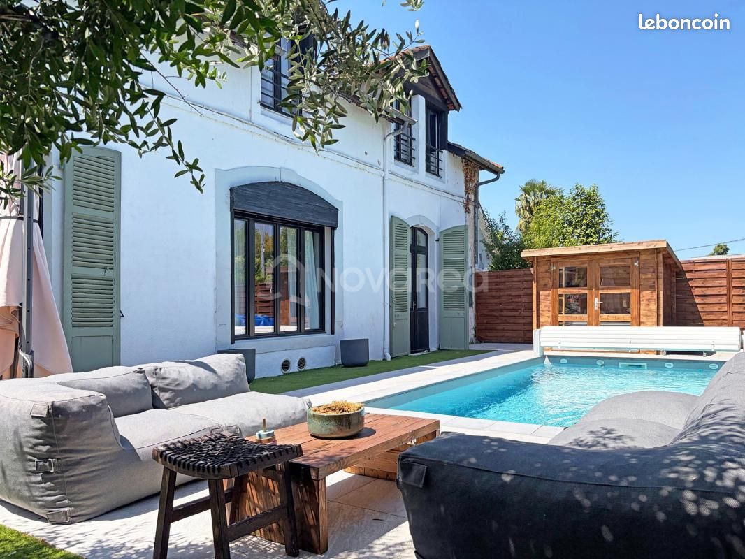 Maison 7 pièces 170 m² · à Pau · 170 m² · 699 000 €