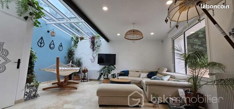 Propriété 5 pièces 140 m²
