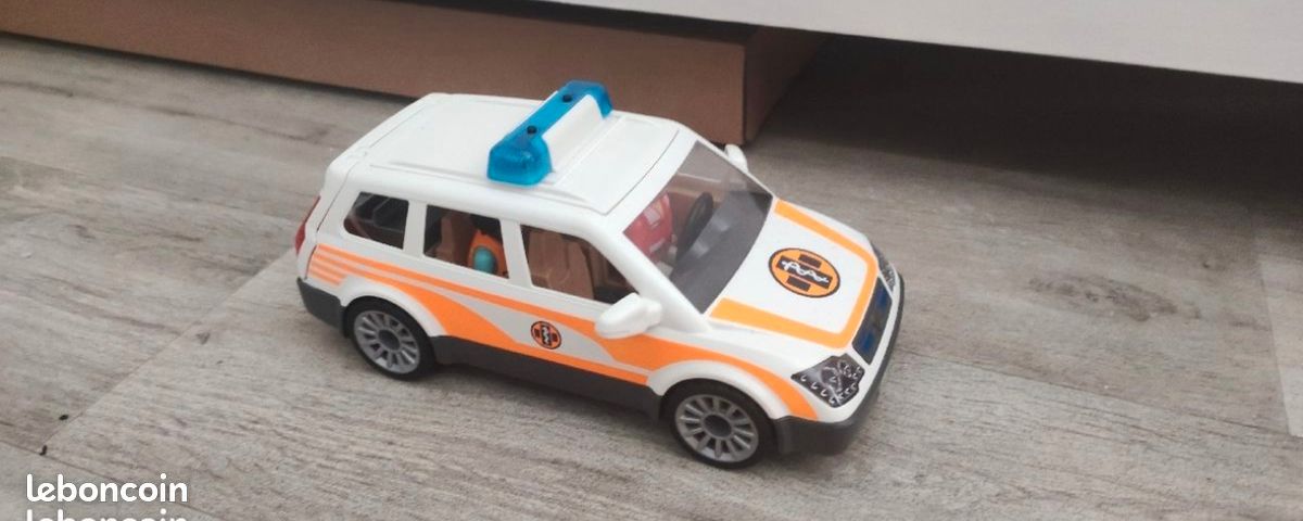 Ambulance Playmobil (image 2)