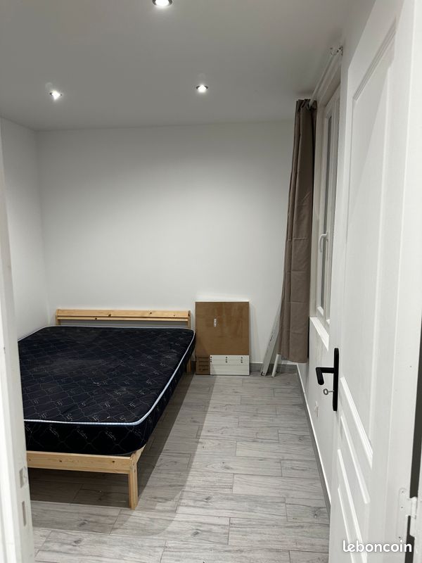Appartement 2 pièces 23 m² · à Villeneuve-le-Roi · 23 m² · 950 €/mois
