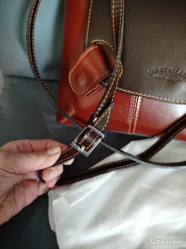 Modamoda De T243 - Petit Sac Bandoulière Cuir Italien Élégant Et Spacieux, Fermeture Dorée Chic