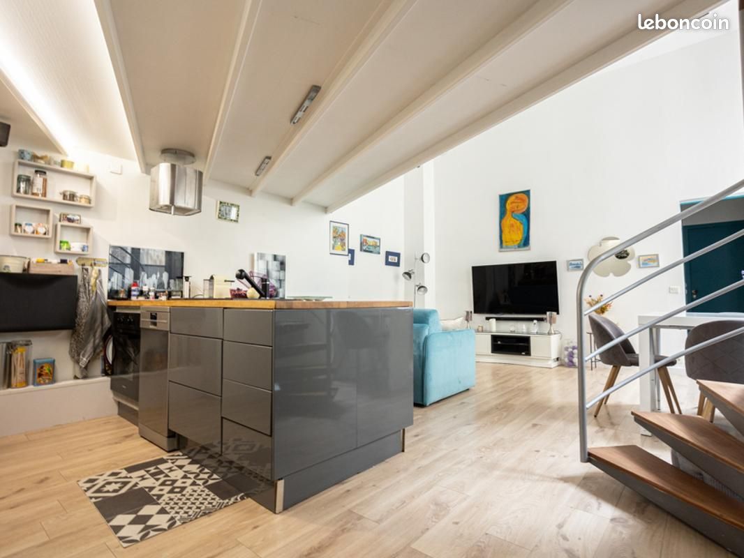 Appartement 3 pièces 98 m² - Bordeaux 33000 (image principale 0)