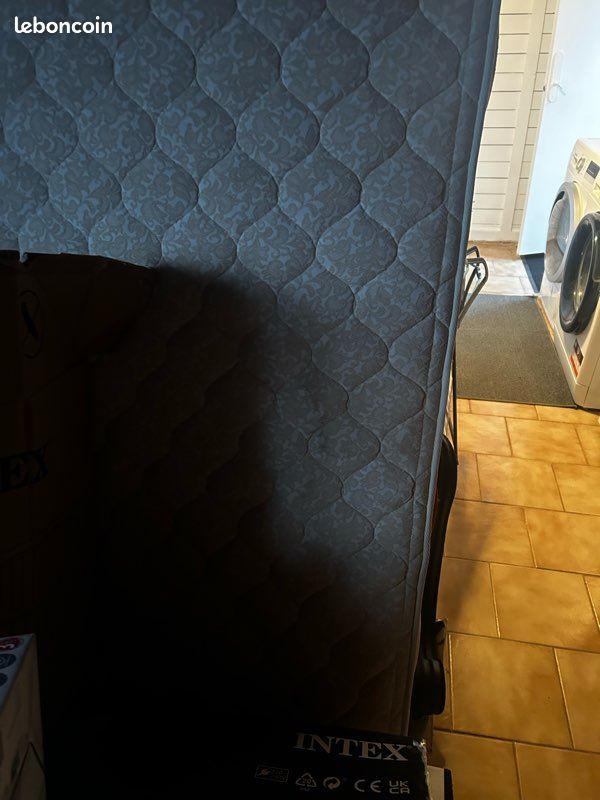 Matelas. Vente pour cause déménagement. ,1,40x1,90 (image 4)