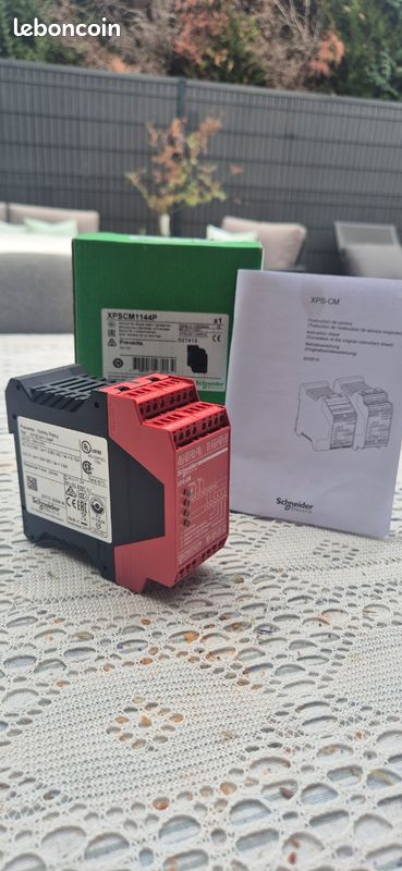 Module de sécurité Schneider Preventa XPSCM1144P (24V DC) (image 1)