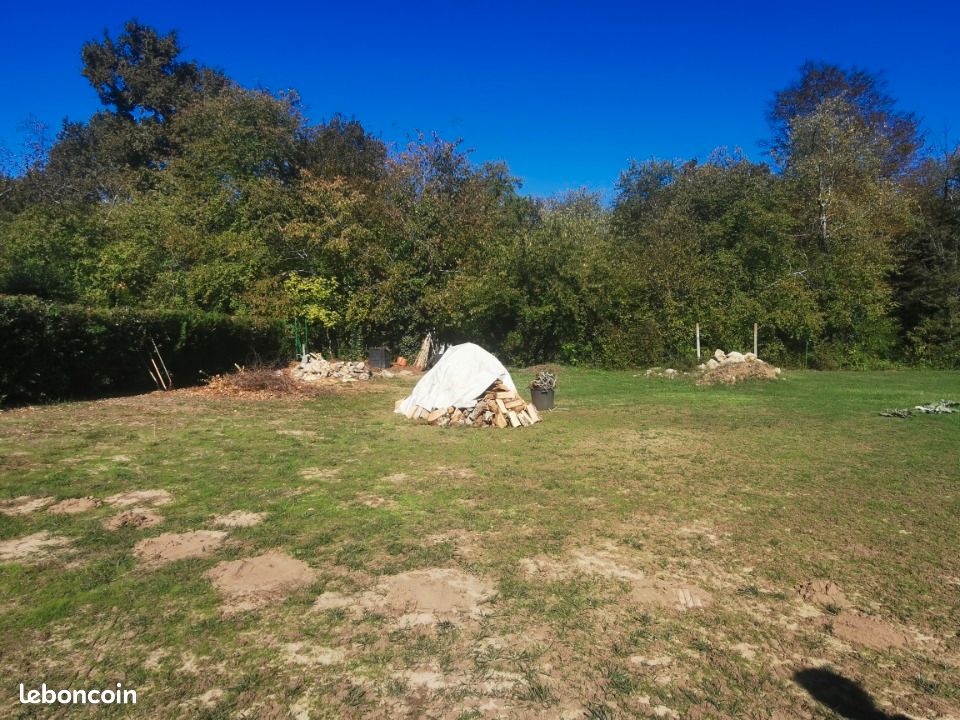 Terrain 663 m² · à Pujols-sur-Ciron · 119 000 €