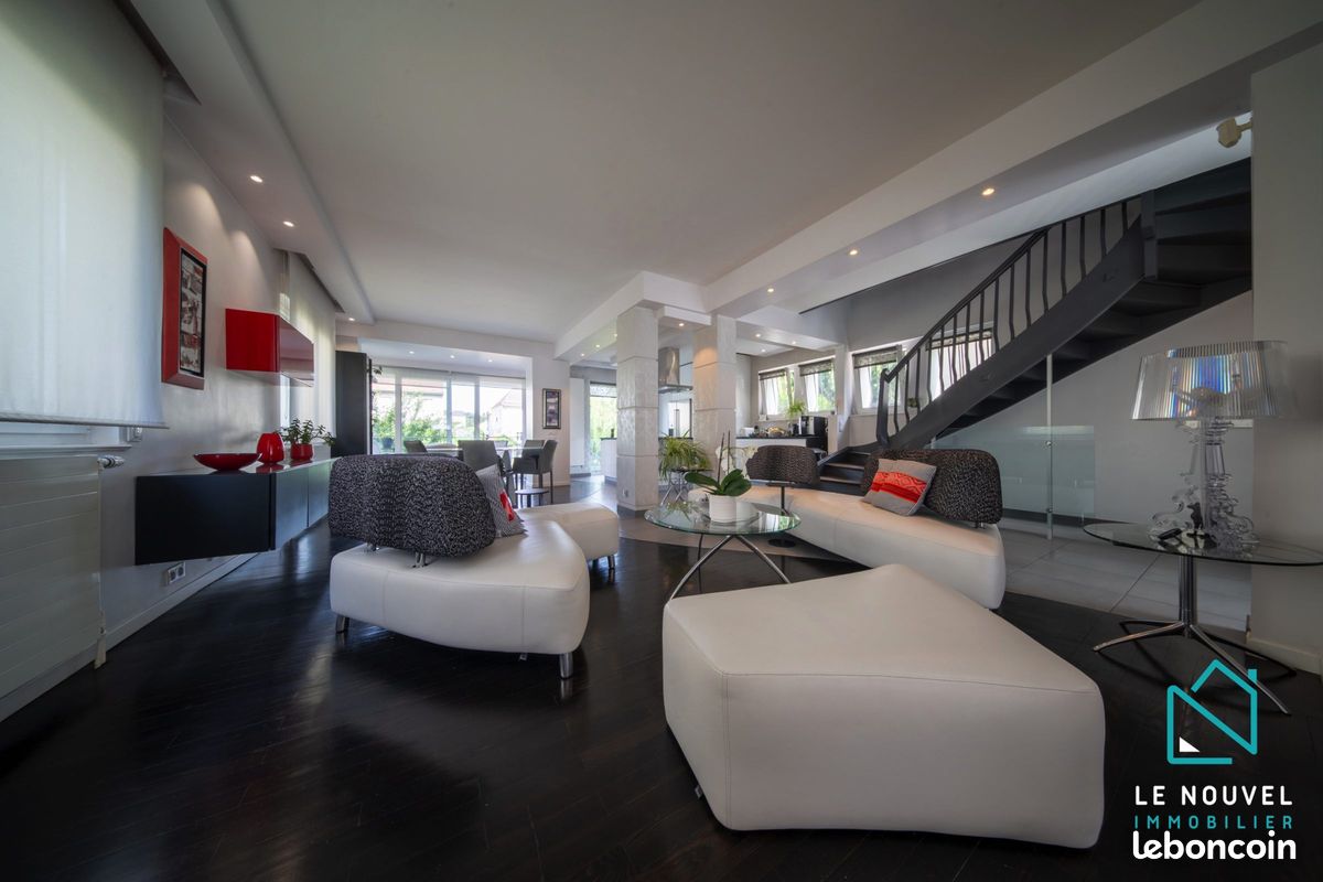 Maison 5 pièces 176 m² · à Brunstatt-Didenheim · 176 m² · 576 000 €