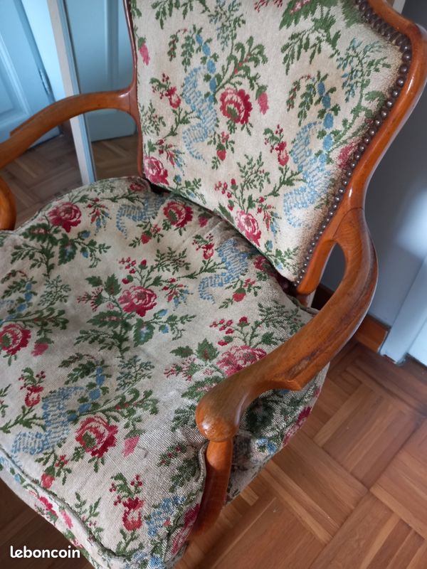 Petit fauteuil ancien style Louis XV (image 2)