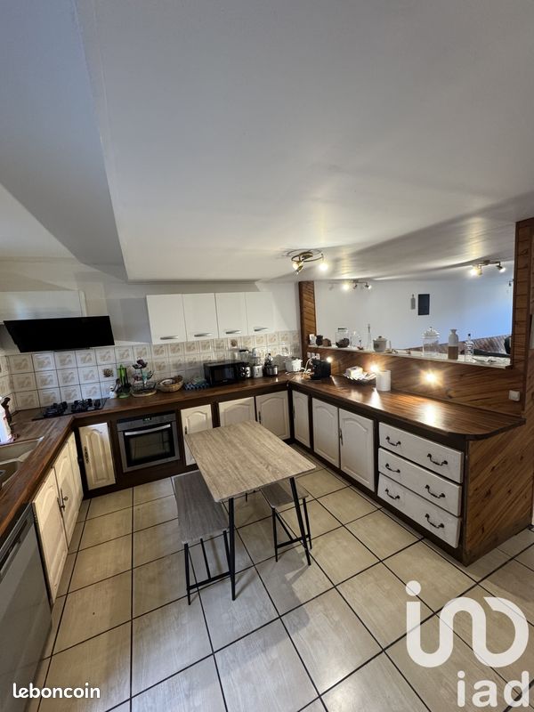 Maison 9 pièces 130 m² · à Le Tampon · 130 m² · 259 000 €