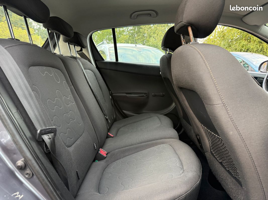Hyundai i20 / 1.4 CRDi 90Ch / 6 Vitesses / Série WAVE / 133 481Kms / Clim / Jantes (image 14)