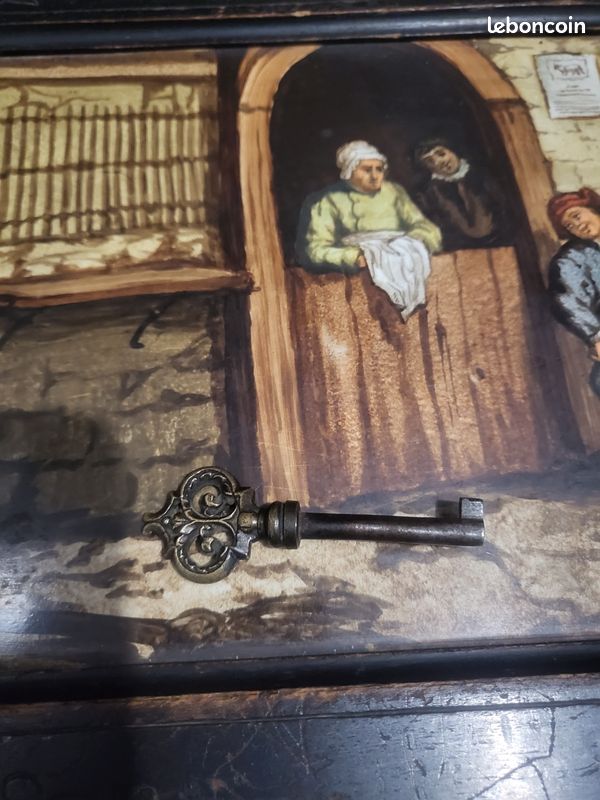 Meuble ancien atypique cigarillier (image 9)