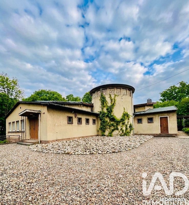 Local commercial 754 m² · à Petite-Rosselle · 754 m² · 350 000 €