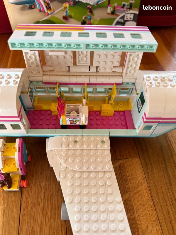 LEGO Friends - L'avion de Heartlake City - 41429 (image 3)