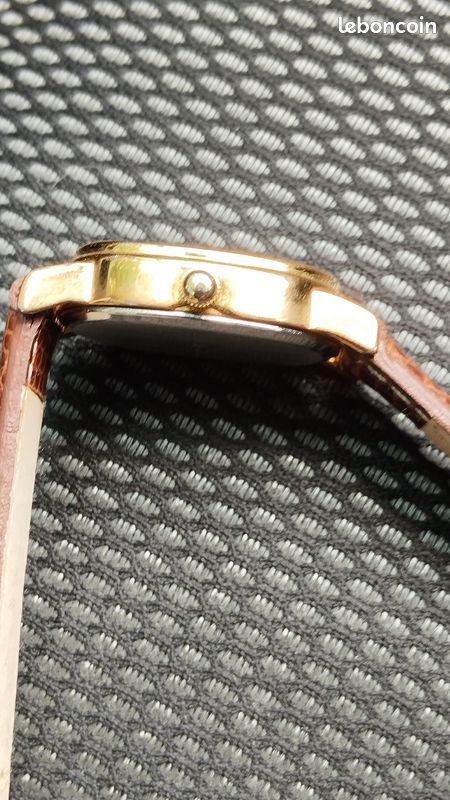 Montre ovale Femme (image 2)