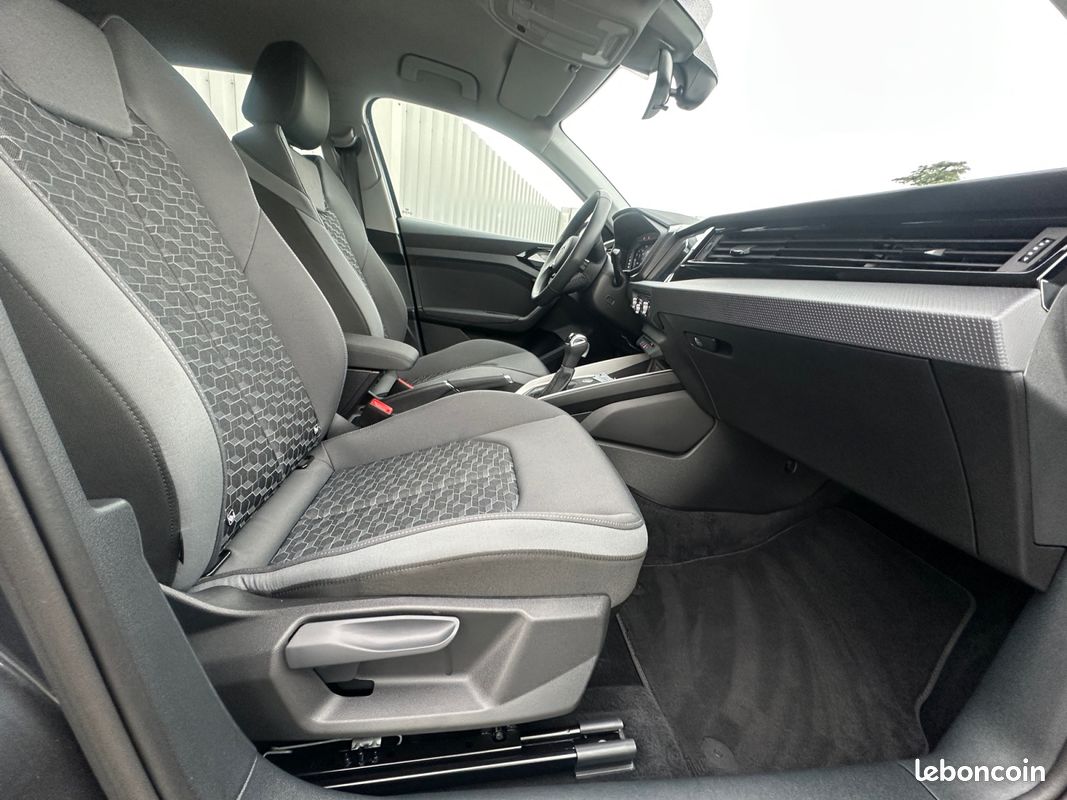 AUDI A1 Sportback 30 TFSI 116 ch S tronic 7 Design (image 28)