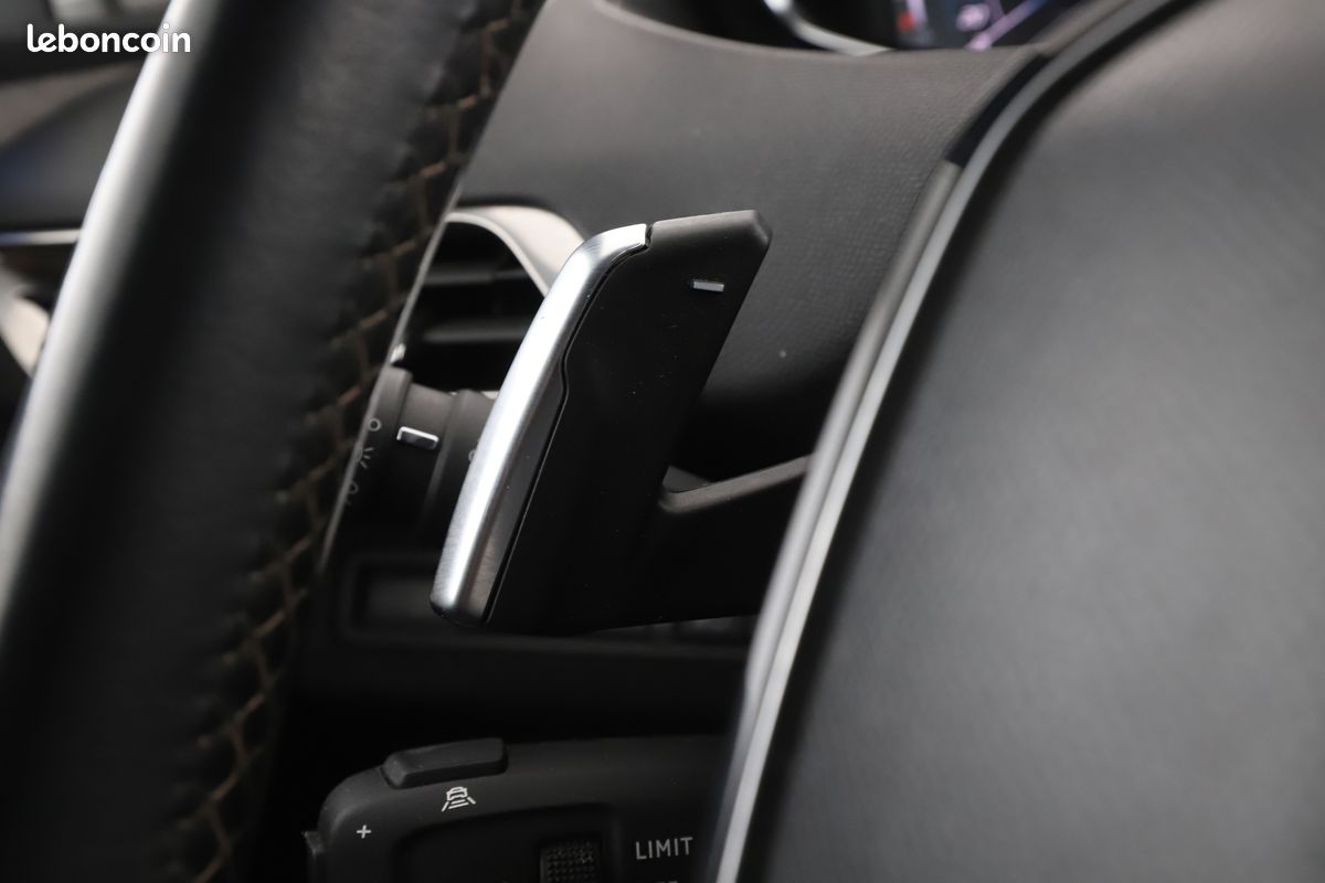 Peugeot 3008 1.6 Hybrid4 GT e-EAT8 300 ch (image 19)
