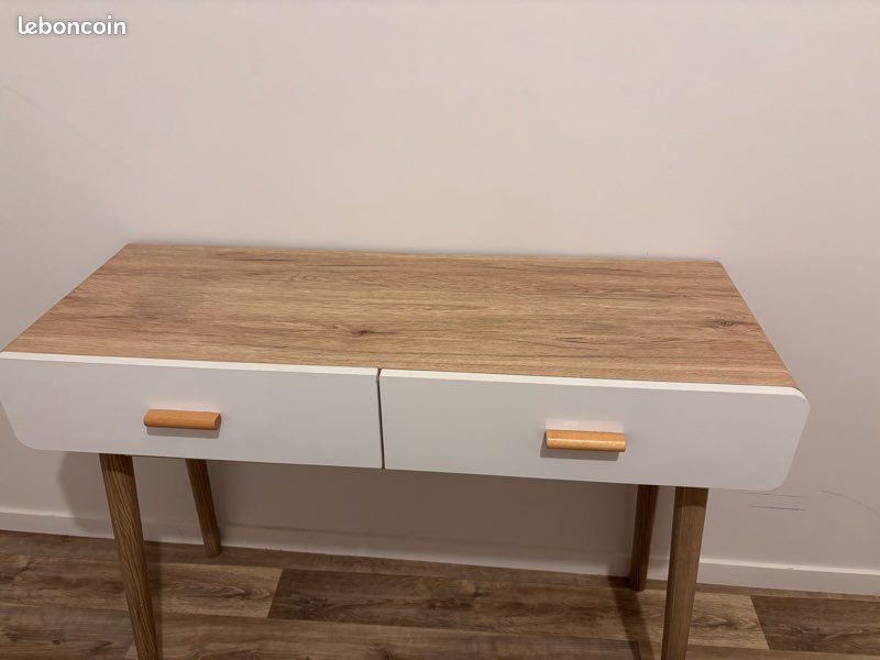 Console (image 2)