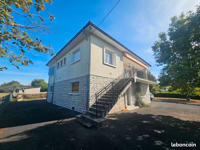 Maison 7 pièces 151 m² · à Montguyon · 151 m² · 171 359 €
