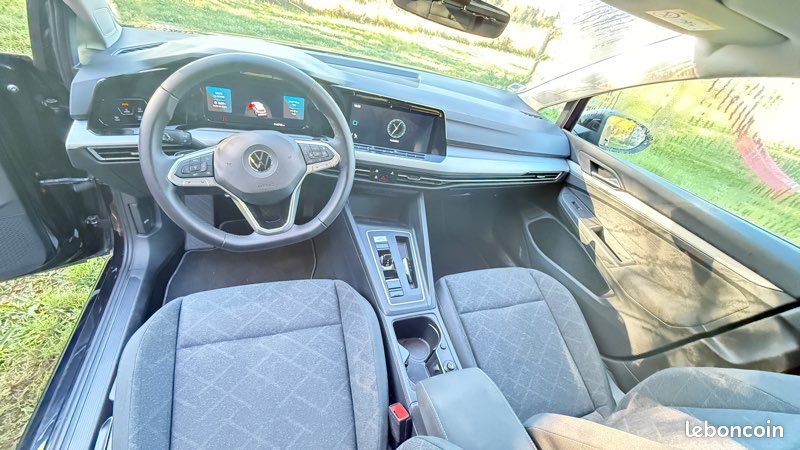 Volkswagen Golf 8 SW Life 2.0 TDI 150 DSG7 - Attelage électrique - Très bien équipée (image 2)