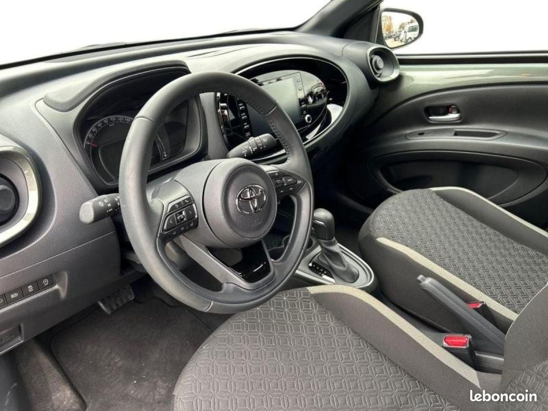 Toyota Aygo X 1.0 VVT-i 72ch Design S-CVT (image 15)