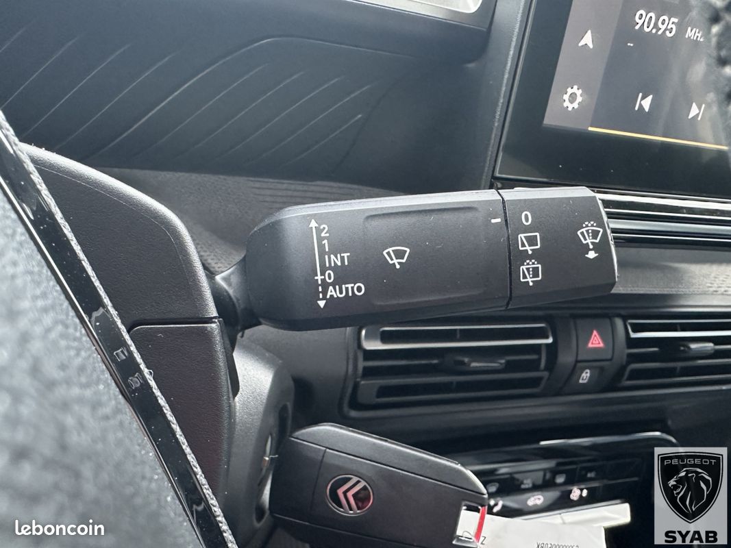 Citroën C3 AIRCROSS 2024 1.2I HYBRIDE 145 BVR MAX (image 21)