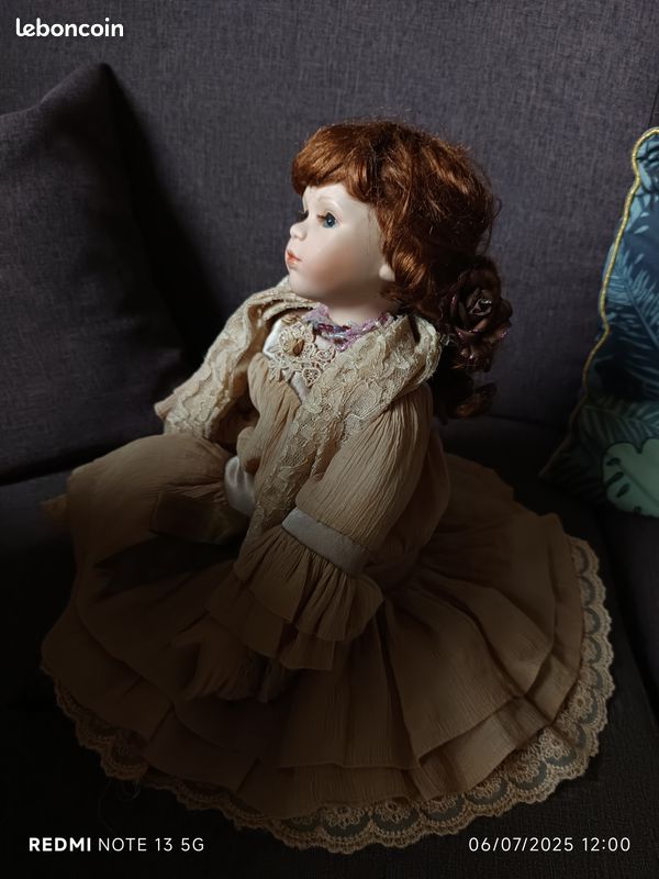 Poupee de collection en porcelaine - Collection