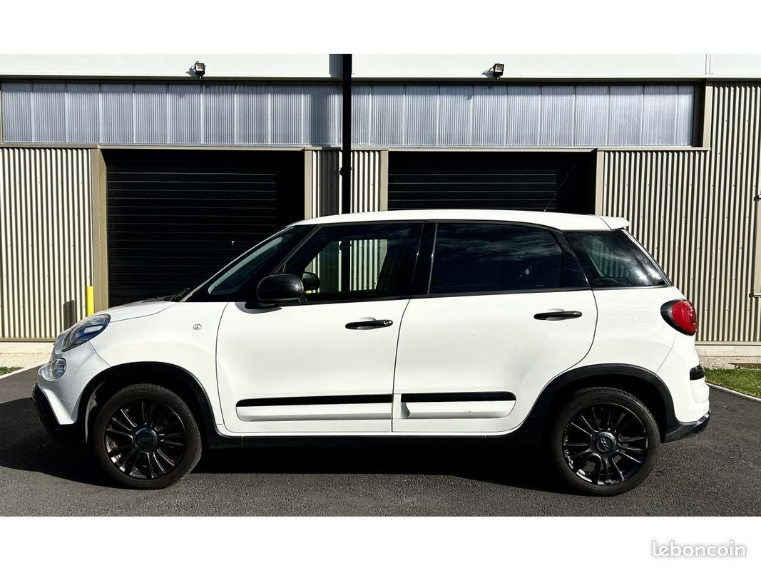 FIAT 500 Fiat 500L 1.4i 16V - 95 Ligue 1 Conforama TOIT PANORAMIQUE ...