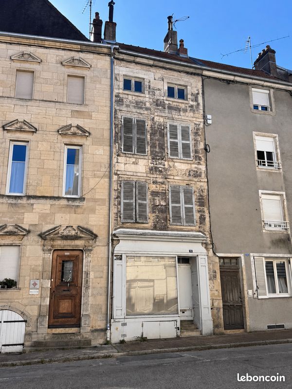 Local commercial 6 pièces 120 m² · à Gray · 120 m² · 64 450 €
