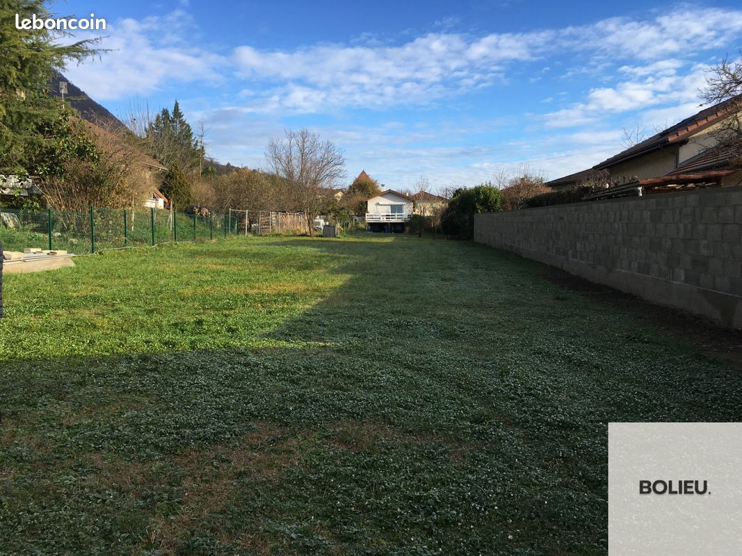 Terrain 665 m² · à Lumbin · 665 m² · 240 000 €