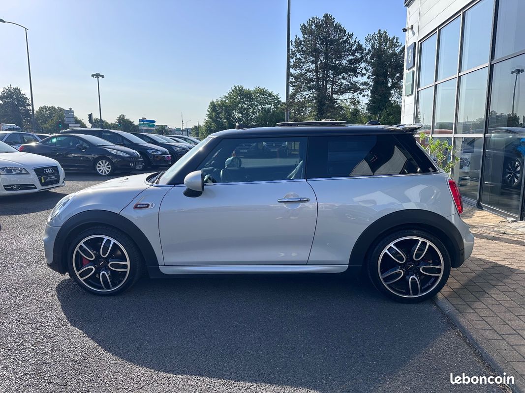 MINI HATCH 3 PORTES F56 LCI 231 ch John Cooper Works BVA8 Finition JCW Pro (image 4)