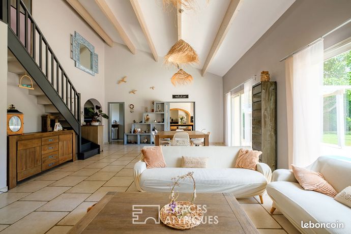 Propriété 8 pièces 192 m²