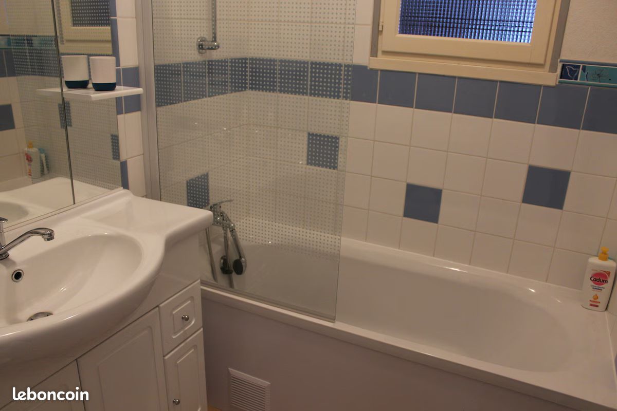 Maison 120m2 630m2 de jardin clos 900m plage Le Rocher (image 5)